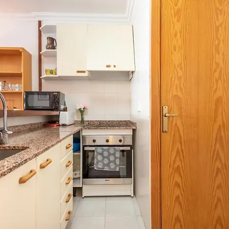 Apartment Delta 3 *